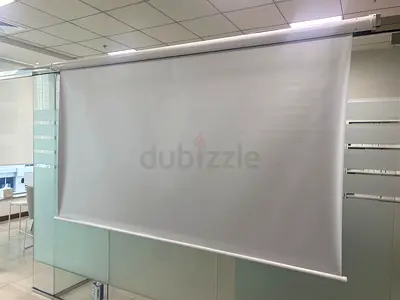 Nebula Projector Screen 234 x 131 cm – Excellent Condition