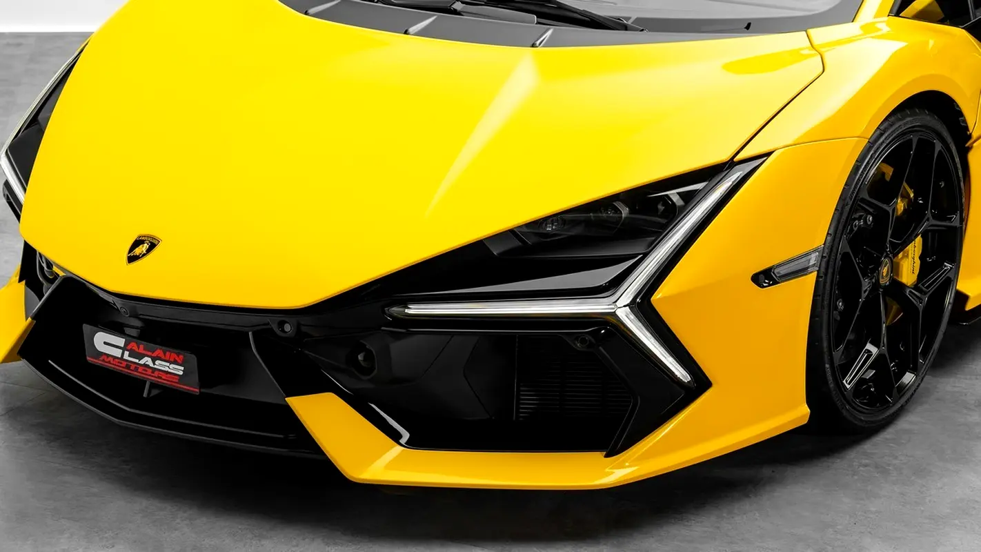 Lamborghini Revuelto 2024