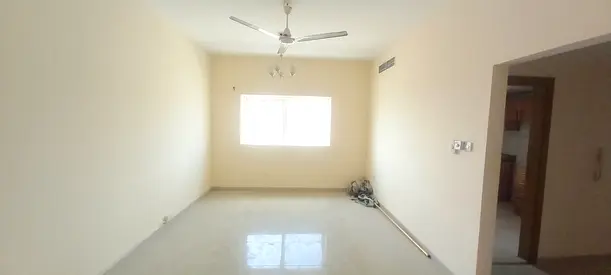 Spacious # Good location # 1bhk 33k rent # in Bu Daniq