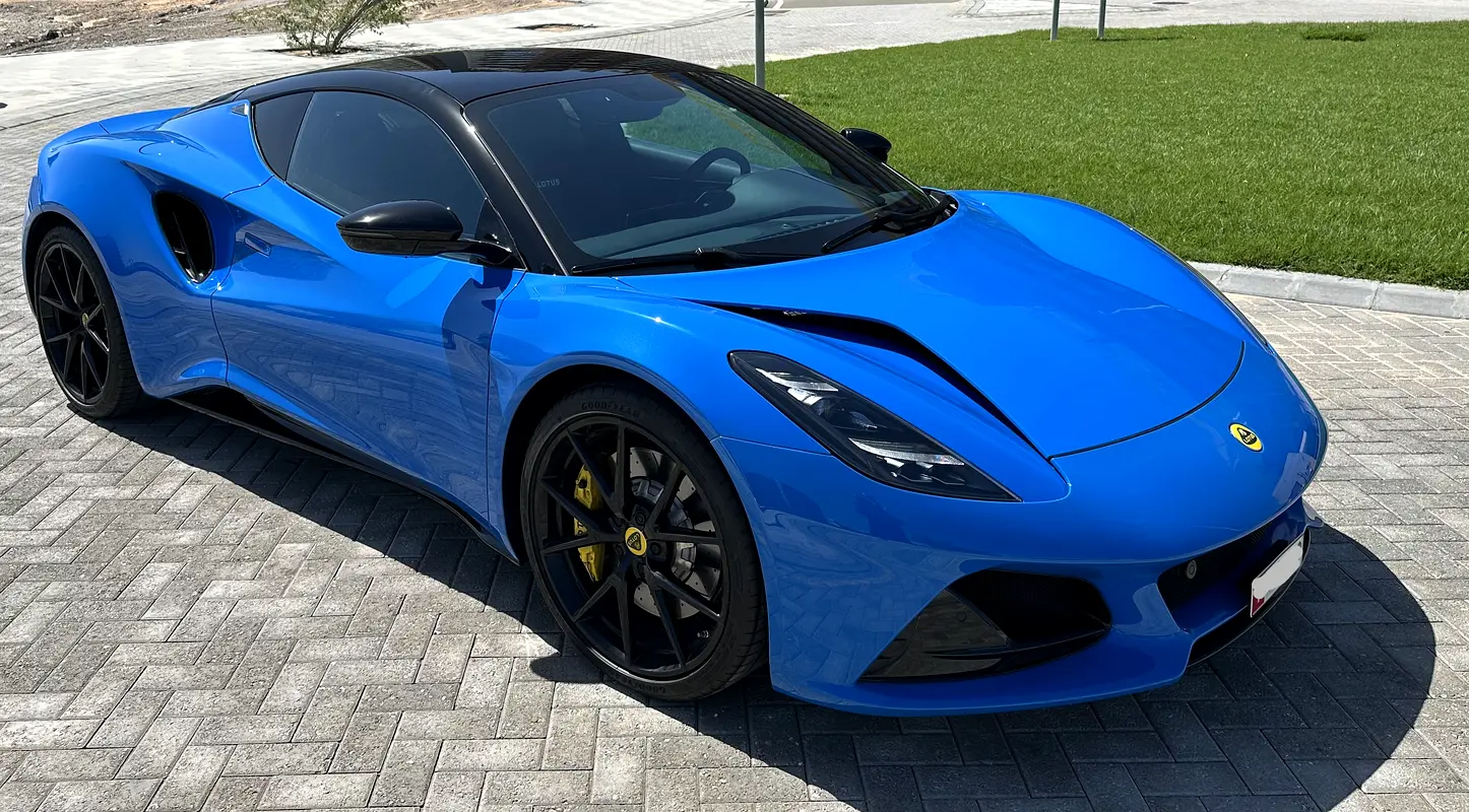 Lotus Emira 2023 — photo 1 of 18
