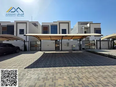 For sale: 6-bedroom villa with a rooftop terrace, including electricity, water, and air conditioning. Unbelievable price, negotiable.