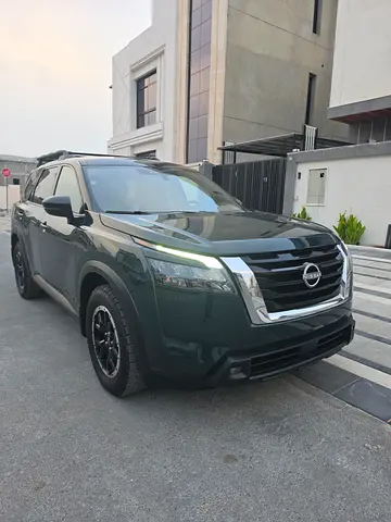 2024 Nissan Pathfinder SL - American Specs - Brand New!