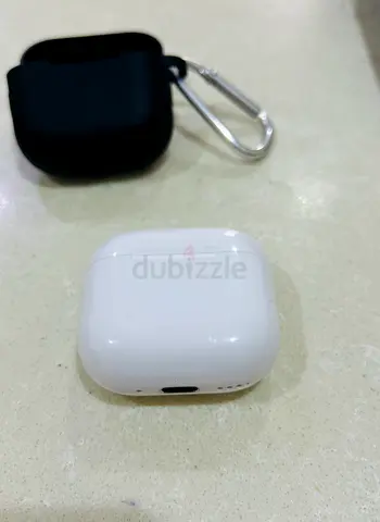 Apple AirPods 4 ANC with Case