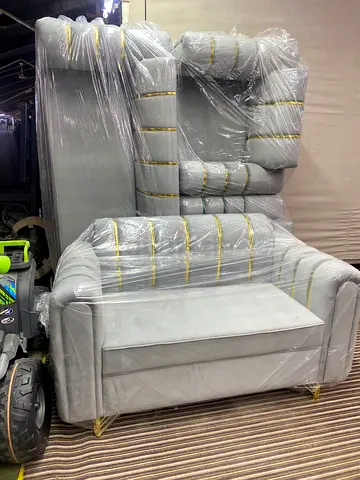 Elegant Couch Sale كنبة أنيقة للبيع
