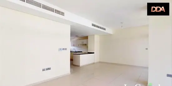 SPACIOUS 3BR TOWNHOUSE | PRIVATE BACKYARD | VARDON