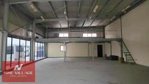 Main Road Showroom Warehouse | Prime Location