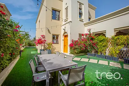 Single Row | Owner Occupied | Upgraded Interior