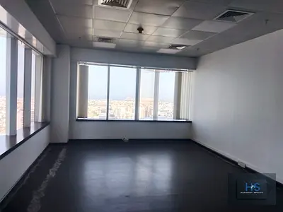 شقة مجهزة بالكامل | مطبخ مع مخزن خاص | قريبة من المترو