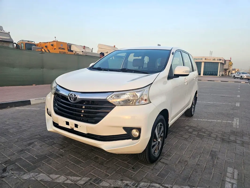 Toyota Avanza 2017 — photo 1 of 10