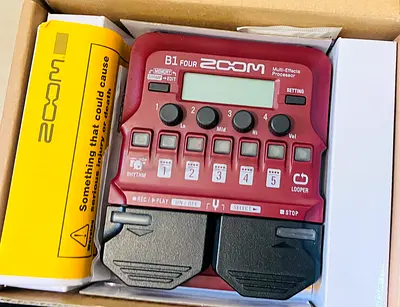 Zoom Multi effect processors for bass and electric guitars