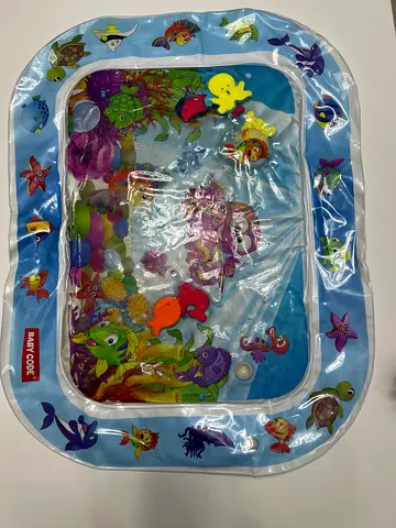 Baby’s mat with water