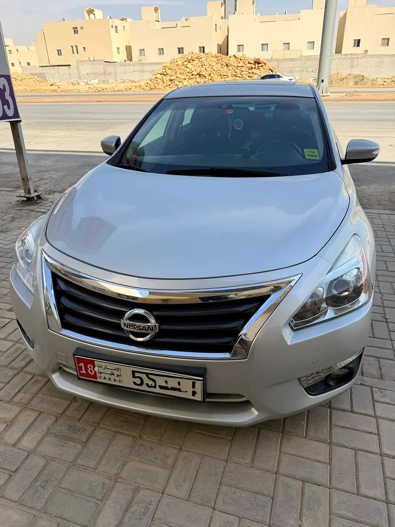 Nissan Altima 2016 — photo 1 of 12