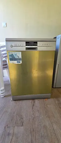 Used Siemens Freestanding Dishwasher (Full-size)