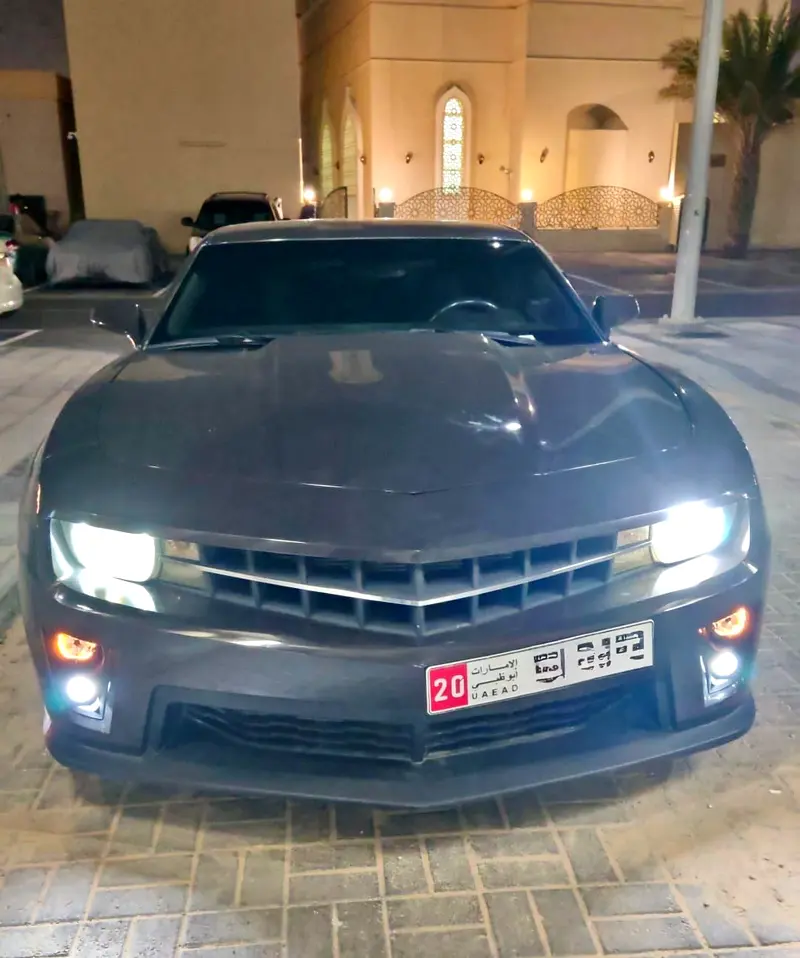 Chevrolet Camaro 2010 — photo 1 of 6