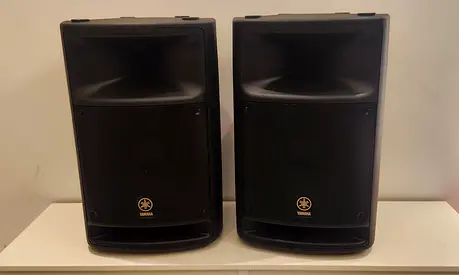Powered Speakers - YAMAHA MSR400 Pair