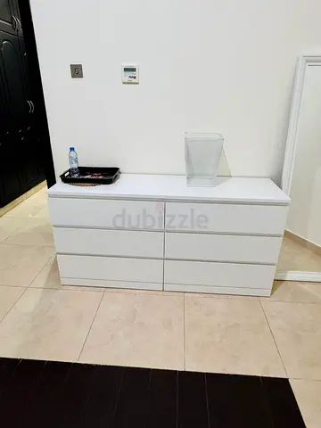 White 6-Drawer Dresser — Selling, Good Condition