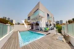 Park View | Corner Plot | Very Unique