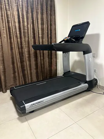 Life fitness Platinum Club series SE3 HD console