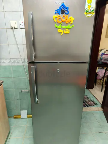 Geepas Refrigerator - Well-Maintained and Efficient