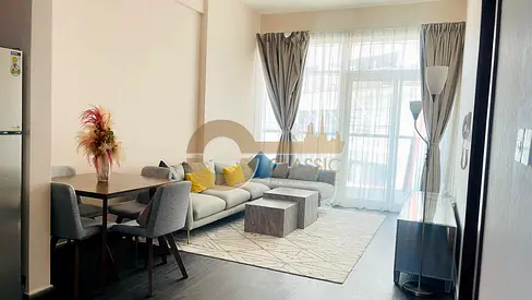 GREAT LAYOUT | MODERN UNIT | WELL MAINTAINED