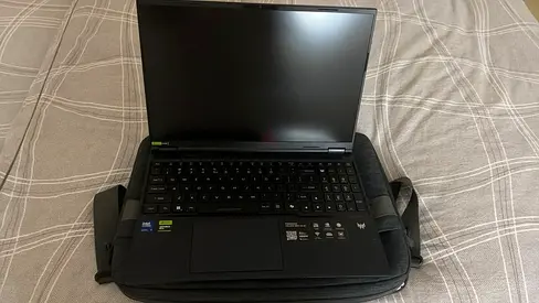 Acer Predator Gaming Laptop Ultra 9 5070Ti 1TB 16GB