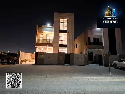 Villa for sale in a strategic location close to all services, schools, and shopping centers. Electricity and water included.