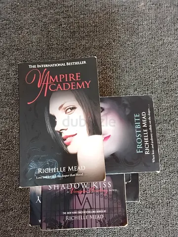 🌙 Vampire Academy Full Series (6 Books) – Complete Set