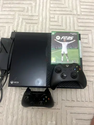 XBOX ONE AND TWO XBOX WIRELESS CONTROLLER WITH FC25 DISC. price is negotiable if paid with cash
