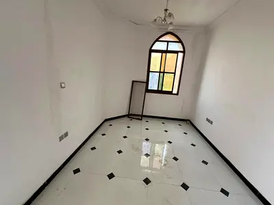 شقة غرفتين وصالة في الروضة 3 – مساحة كبيرة وموقع مميز _ 2 بلكون _ صيانه دوريه علي المالك _ قريبه من جميع الخدمات