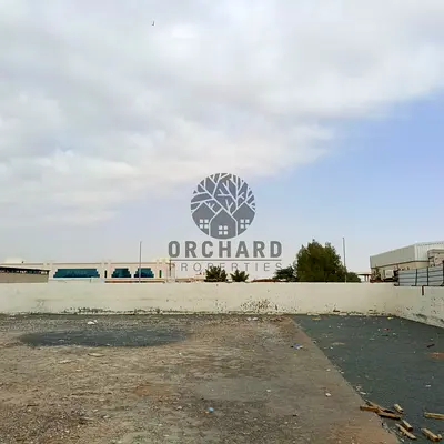 Open yard ready yo move interlock+ electricity rent 135