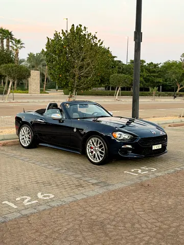 Unique Fiat spider 124
