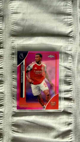 Topps Gabriel Magalhães Card – Pink Chrome – Arsenal
