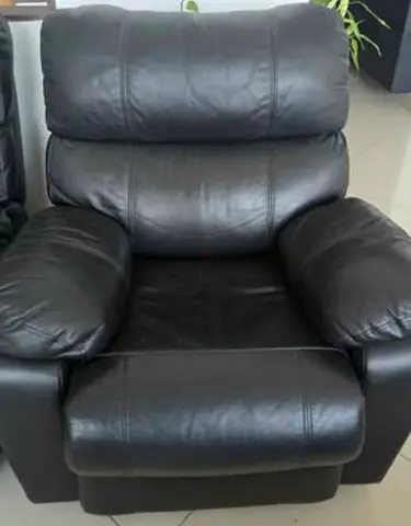 Two single seater recliners for Sale