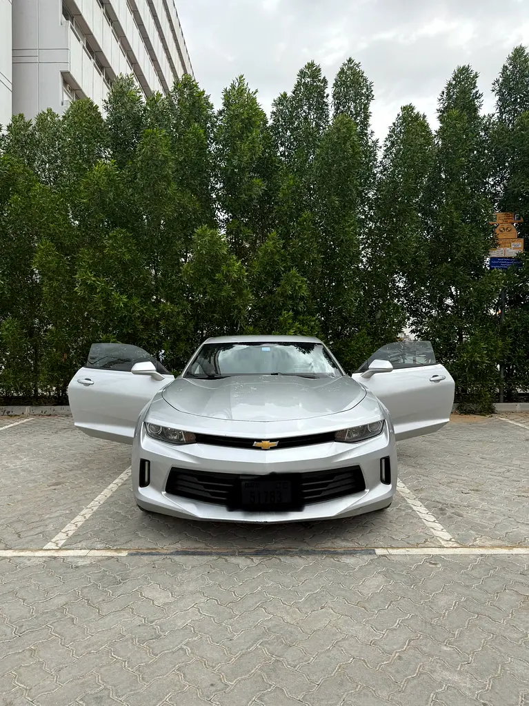 Chevrolet Camaro 2016 — photo 1 of 9