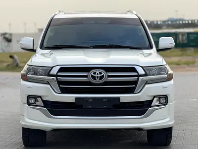 Toyota Land Cruiser GXR Grand Touring 2019 - GCC Specs