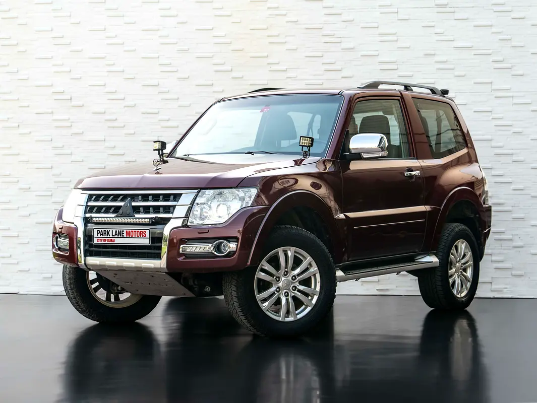 Mitsubishi Pajero 2017 — photo 1 of 20