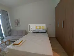 Luxury Studio Living, Fully Furnished &amp; Modern