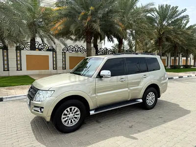 2015 Mitsubishi pajero GLS 3.5 GCC Expat owned no accidents only 136,000 kms 5 door 7 seats