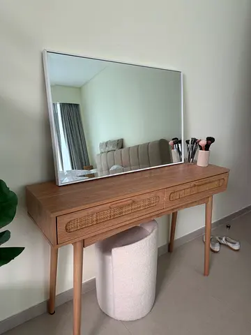 Stylish Wooden Vanity Table with Mirror