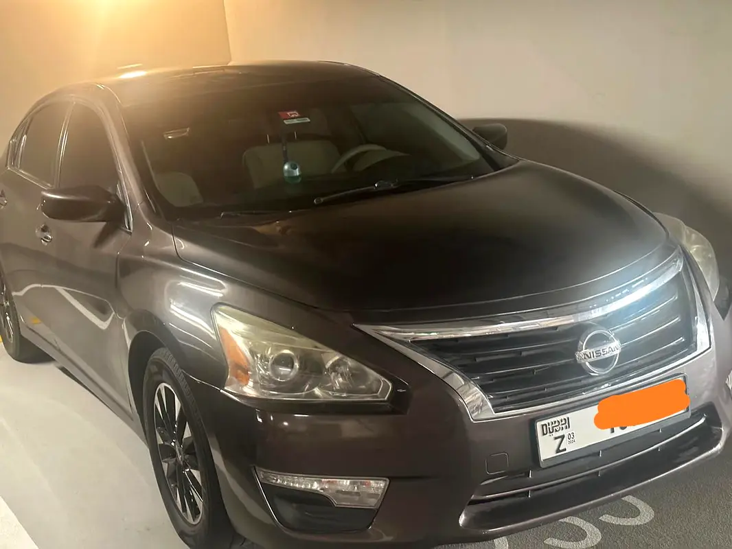 Nissan Altima 2013 — photo 1 of 10