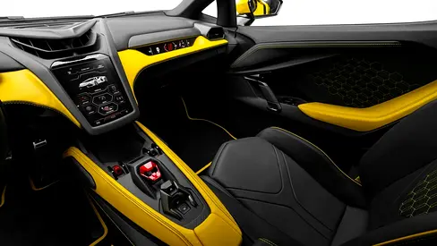 صورة 8 لـ 2024 Lamborghini REVUELTO