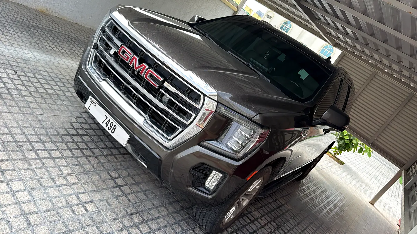 GMC Yukon 2021 — photo 1 of 3