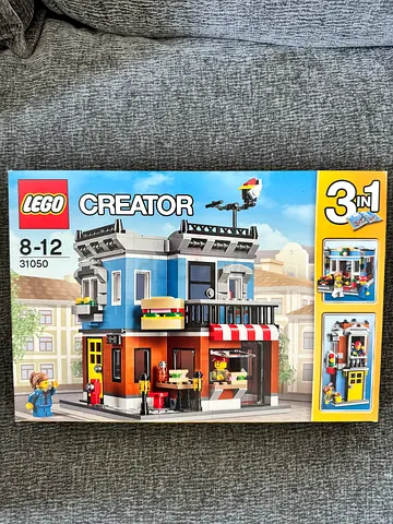 LEGO Creator 3-in-1 Set 31050 — Retired