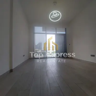 Elegant Furnished Studio | Move-In Ready | No Chiller Charges Top Express Real Estate is delighted to present this beautifully furnished and well-appointed studio apartment in Azizi Riviera, situated