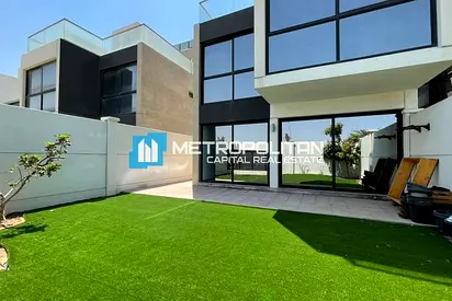 Single Row | Huge Garden |High ROI |Top Facilities