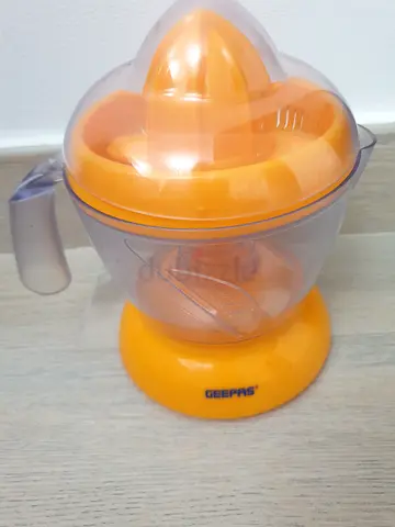 Geepas Juicer