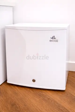 Compact mini fridge-like new