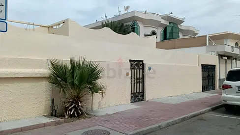 Room for Rent in love Satwa Backside f Al Maya near Satwa bus station