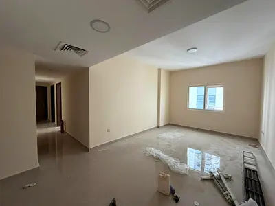 رفتين وصاله بمساحات واسعه مجدده بالكامل موقع حيوي ومميز قريب من كل الخدمات وقريب من مخرج دبي