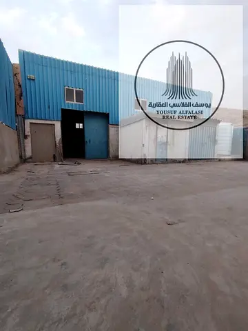 للإيجار: حوطة وشبرة 3,000 قدم – الجرف الصناعية 3 (عجمان)